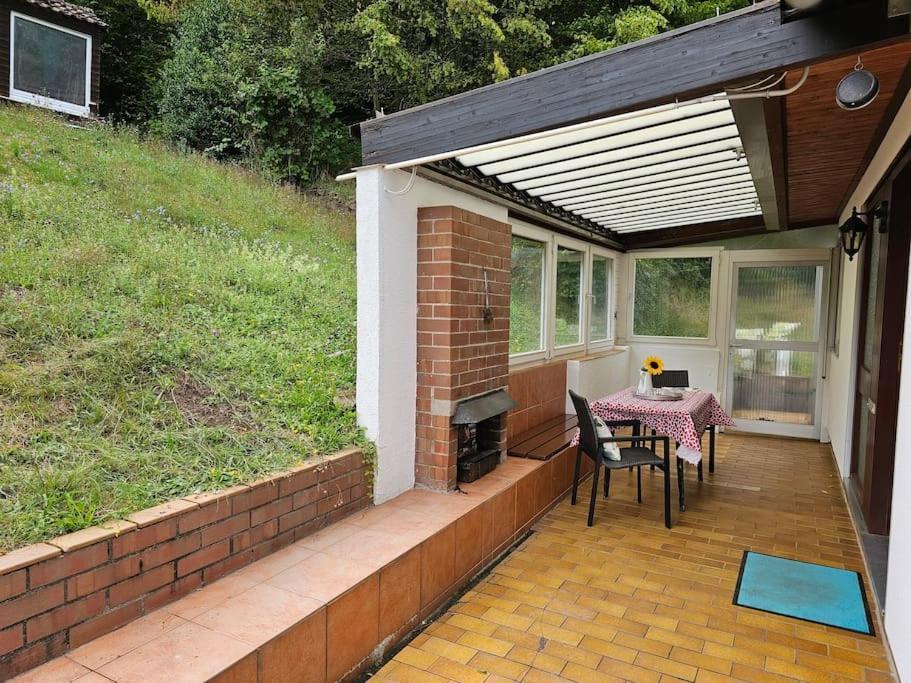 Grosse Ferienwohnung Am Waldrand เชอเนา ภายนอก รูปภาพ