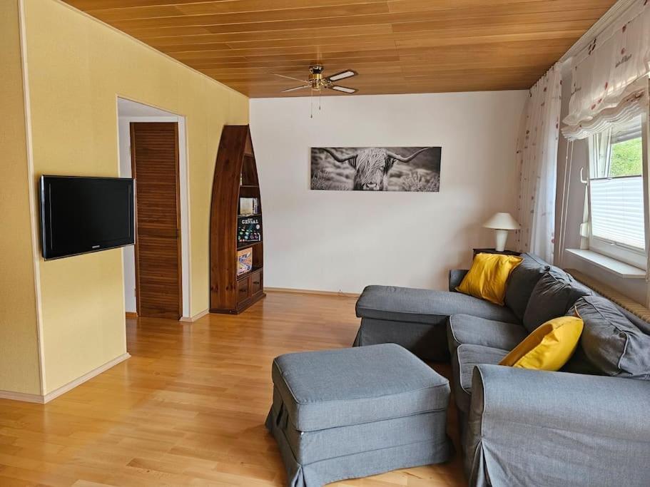 Grosse Ferienwohnung Am Waldrand เชอเนา ภายนอก รูปภาพ